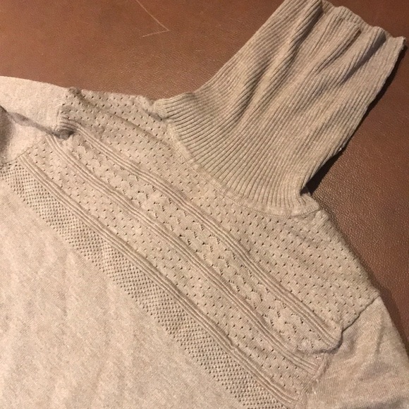 The Limited Knit turtleneck sweater - Picture 2 of 5